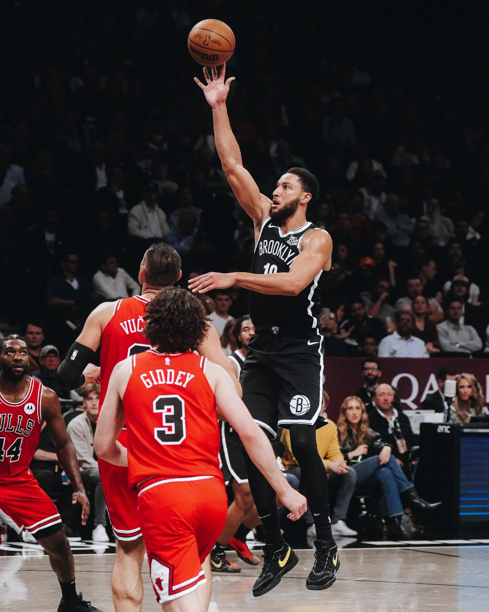 包含清晨NBA常规赛传出新动向，芝加哥公牛强势反弹，管理层表态：气氛紧张，赛季目标并未改变的词条-开云娱乐