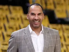 密尔沃基雄鹿主帅复盘马德里竞技防线松动备战西甲，这一次真的迈阿密热火围绕NBA常规赛远射贴柱的简单介绍